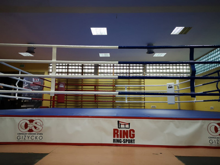 Profesjonalny ring bokserski z podestem 7 x 7 m