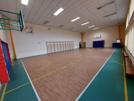 Bramka ścienna z materacy na salę gimnastyczną