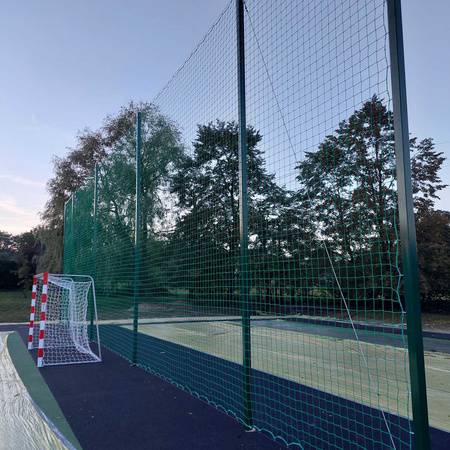 Piłkochwyt 6m stalowy cynkowany lakierowany