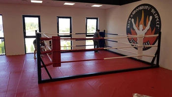 Profesjonalny ring bokserski podłogowy 4 x 4 m