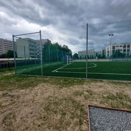 Piłkochwyt 4m stalowy cynkowany