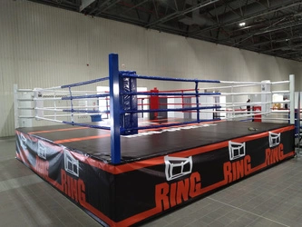 Profesjonalny ring bokserski z podestem 7 x 7 m