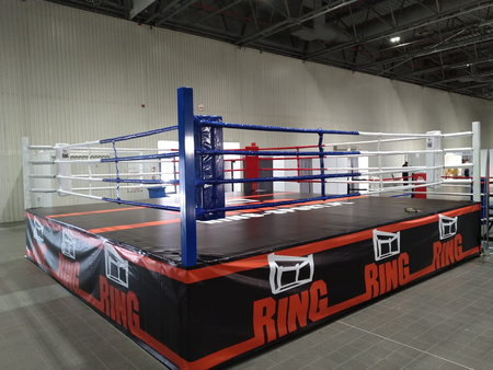 Profesjonalny ring bokserski z podestem 5 x 5 m