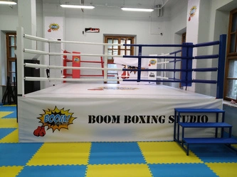 Profesjonalny ring bokserski z podestem 6 x 6 m