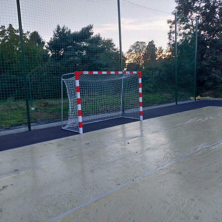 Piłkochwyt 6m stalowy cynkowany lakierowany